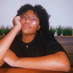 Meet your Posher, Layla